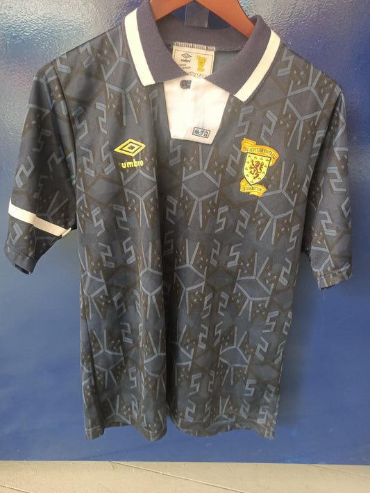 Scotland 1992 Home Shirt (Small)