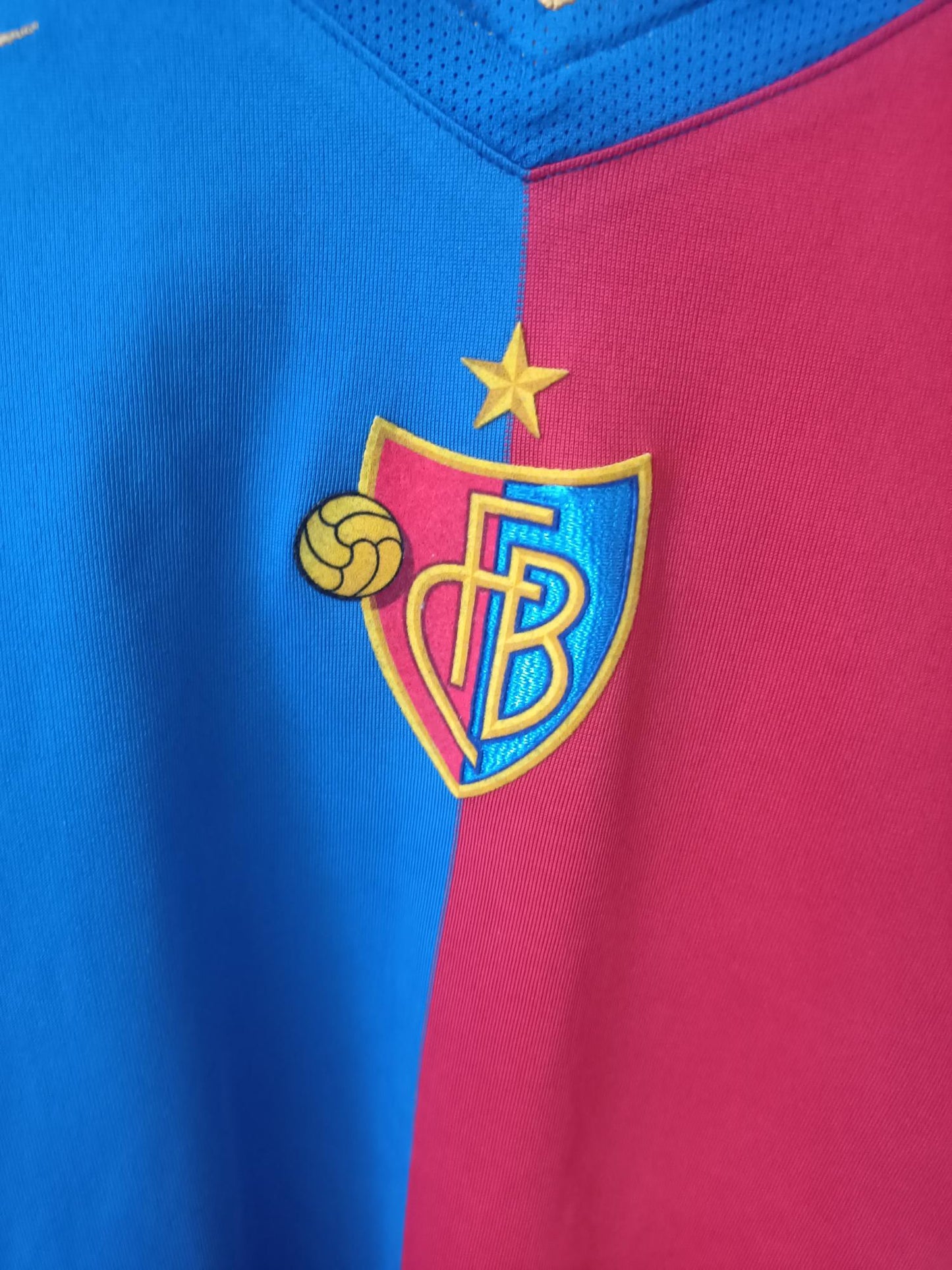 FC Basel 04/05 Home Shirt (Small)