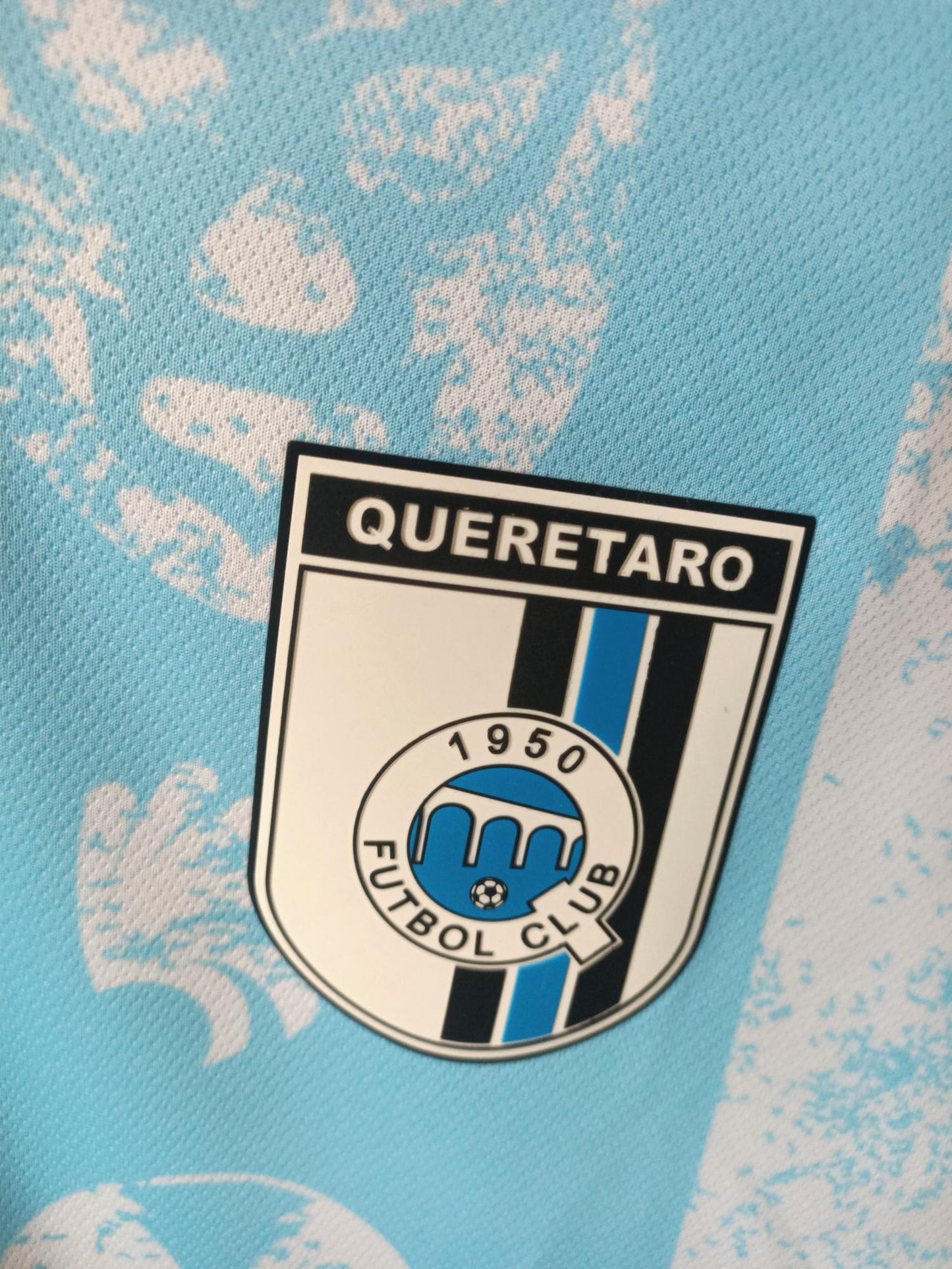 Querétaro 2021/2022 Special BNWT (Medium)